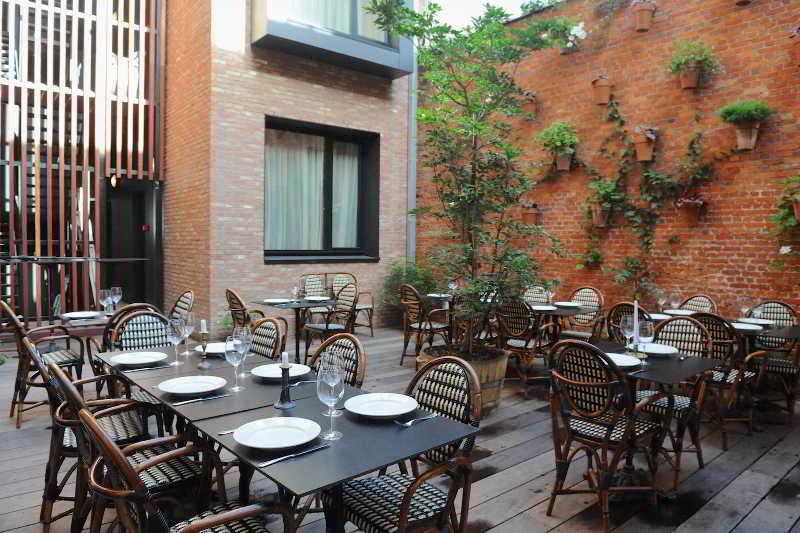 Latroupe Le Berger Saint-Gilles Exterior foto
